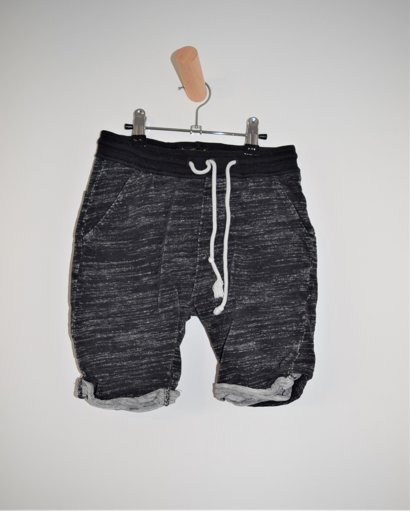 Short, Finger in the Nose, 8/9 jaar