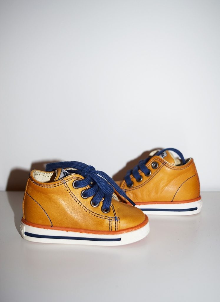 Schoenen, Falcotto, 18