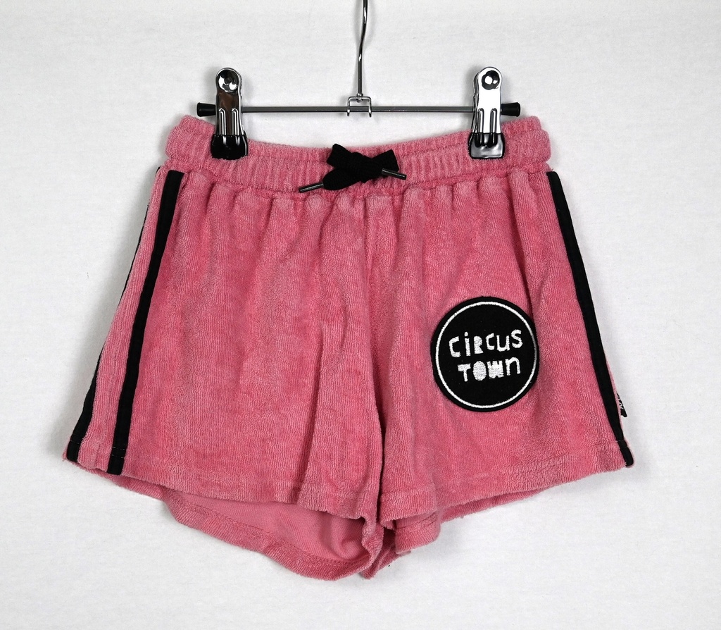 Short, Little Man Happy, 4/5 jaar