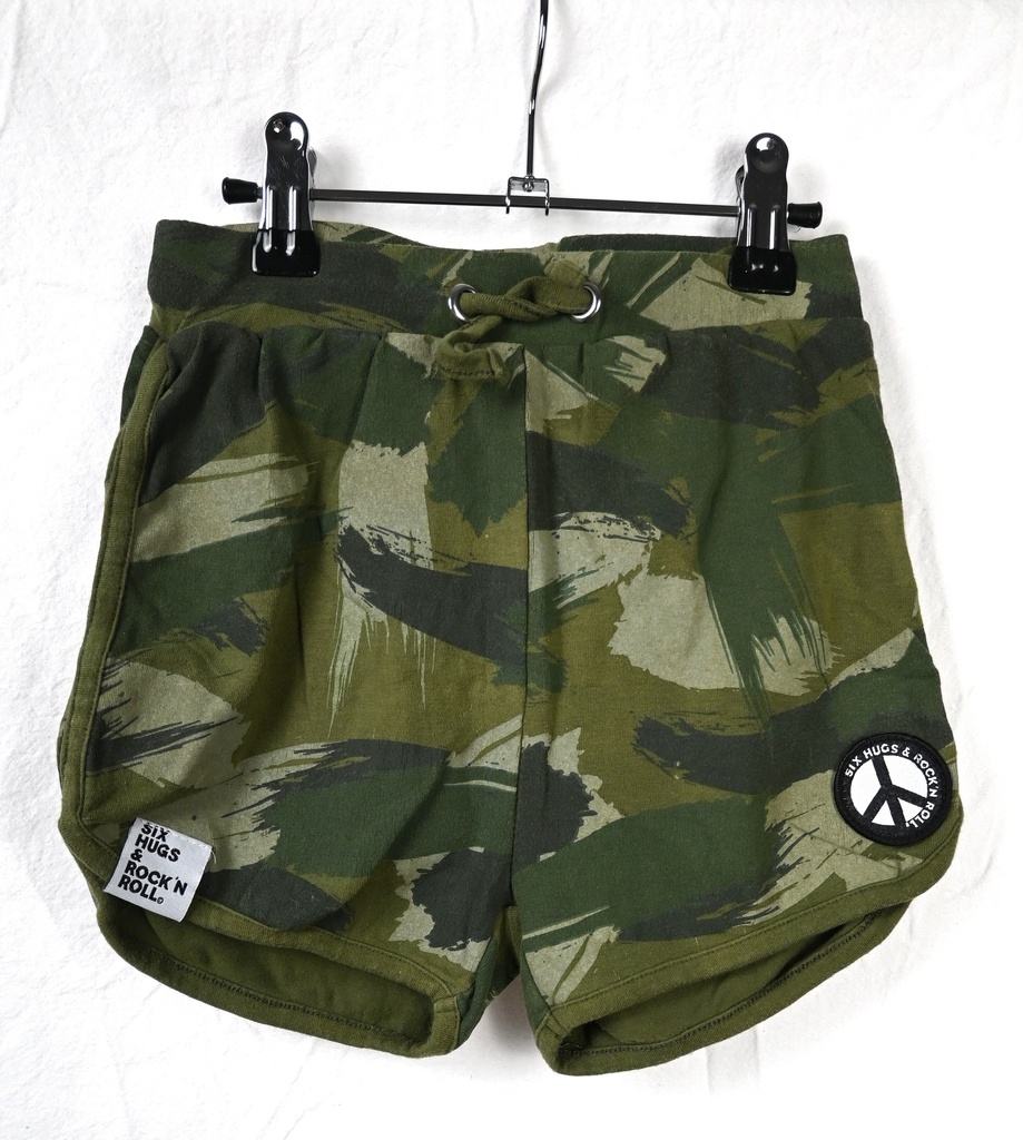 Short, Six hugs & Rock'n Roll, 6 jaar