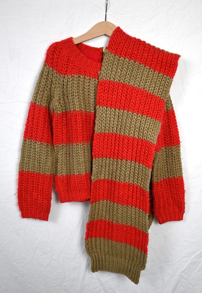 Trui en sjaal, AO76, 8 jaar