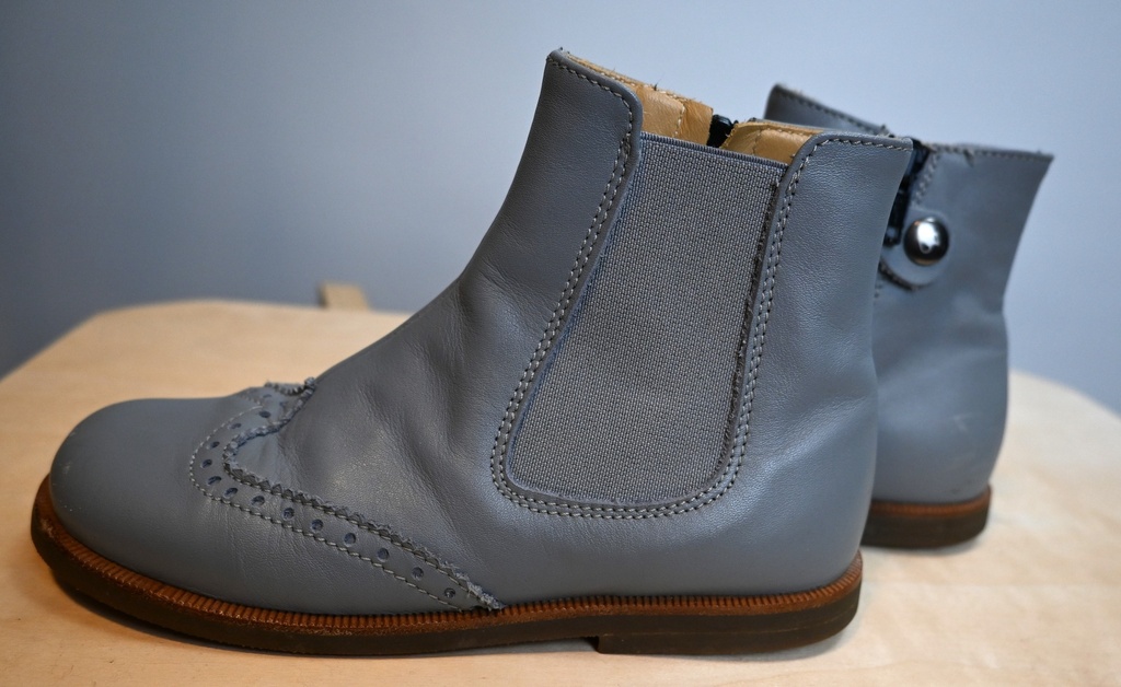 [CCL017] Enkellaarsjes, Zecchino d'Oro, maat 29