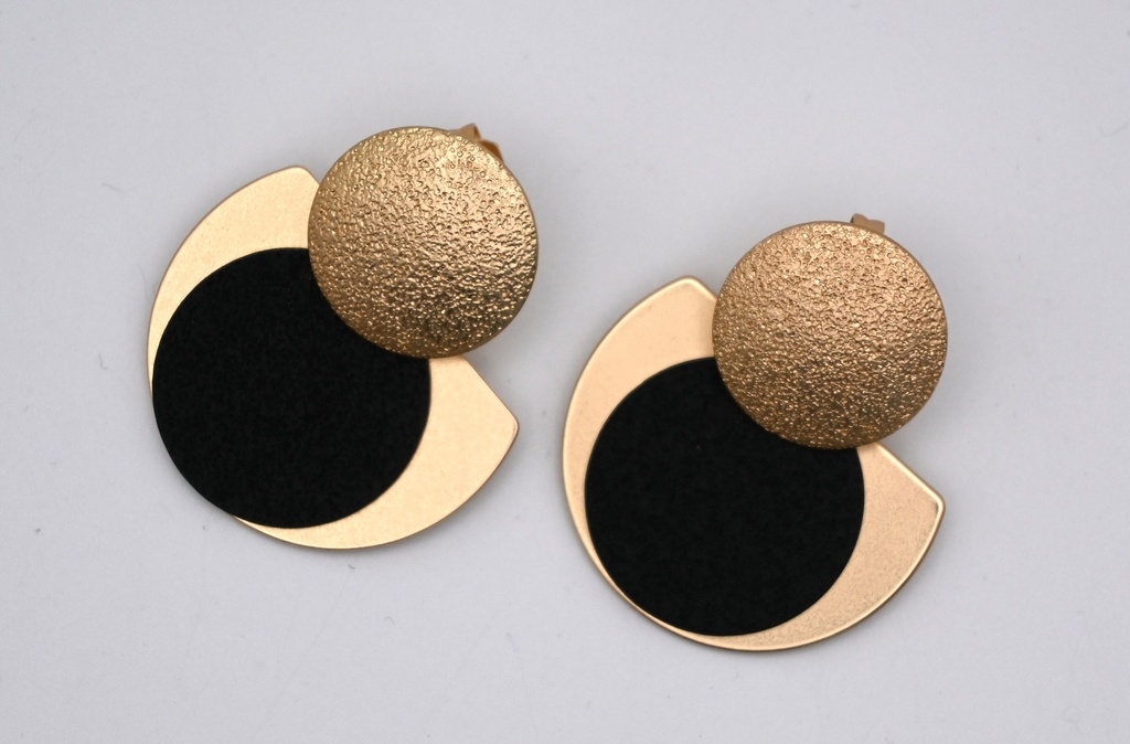 Oorbel n°1 Zwart X mat goud