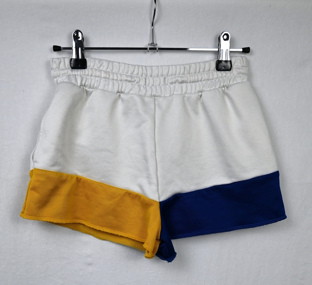 Short, Bellerose, 10 jaar